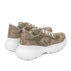 Damesportssko 6053 cappuccino camouflage kombineret