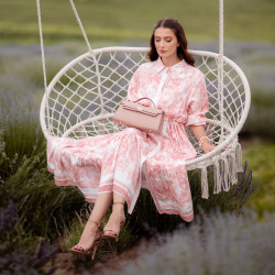 Dame skuldertaske 041g pudderrosa safiano lifestyle
