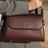 Dame skuldertaske 040g black cherry lifestyle
