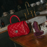 Dame skuldertaske 049g 01 rød saffiano lifestyle