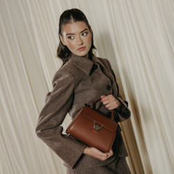 Dame skuldertaske 032g 01 cognac lifestyle